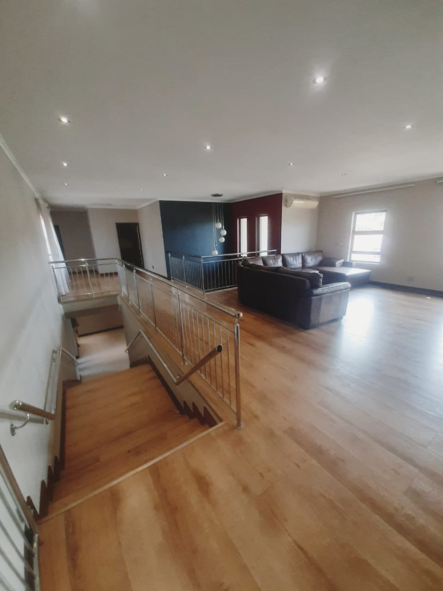 7 Bedroom Property for Sale in Amalinda Eastern Cape